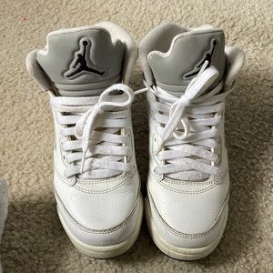 Retro Jordan 5 Metallic Whites 4y